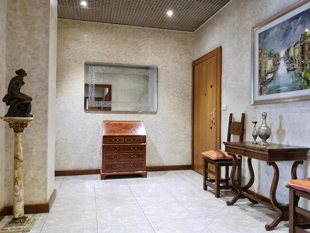 B&B Laura'S Home Milano 0*,